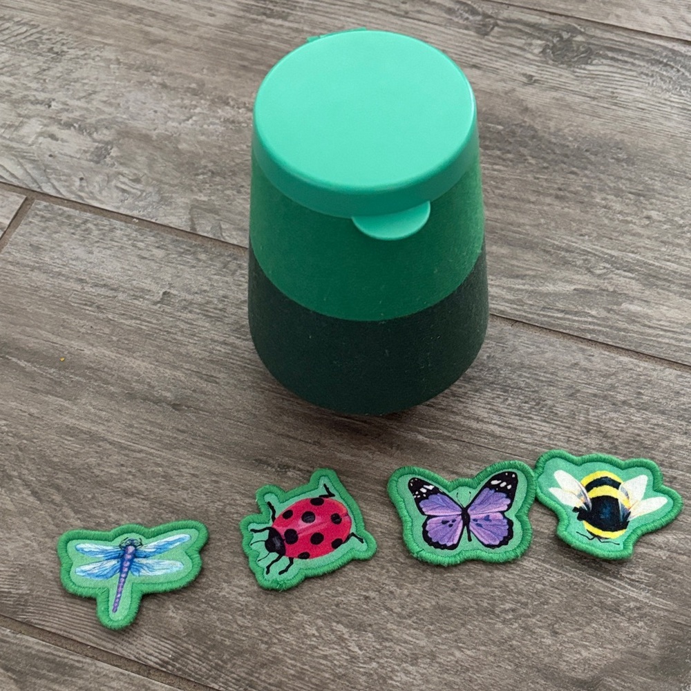 Lovevery Velcro bug set